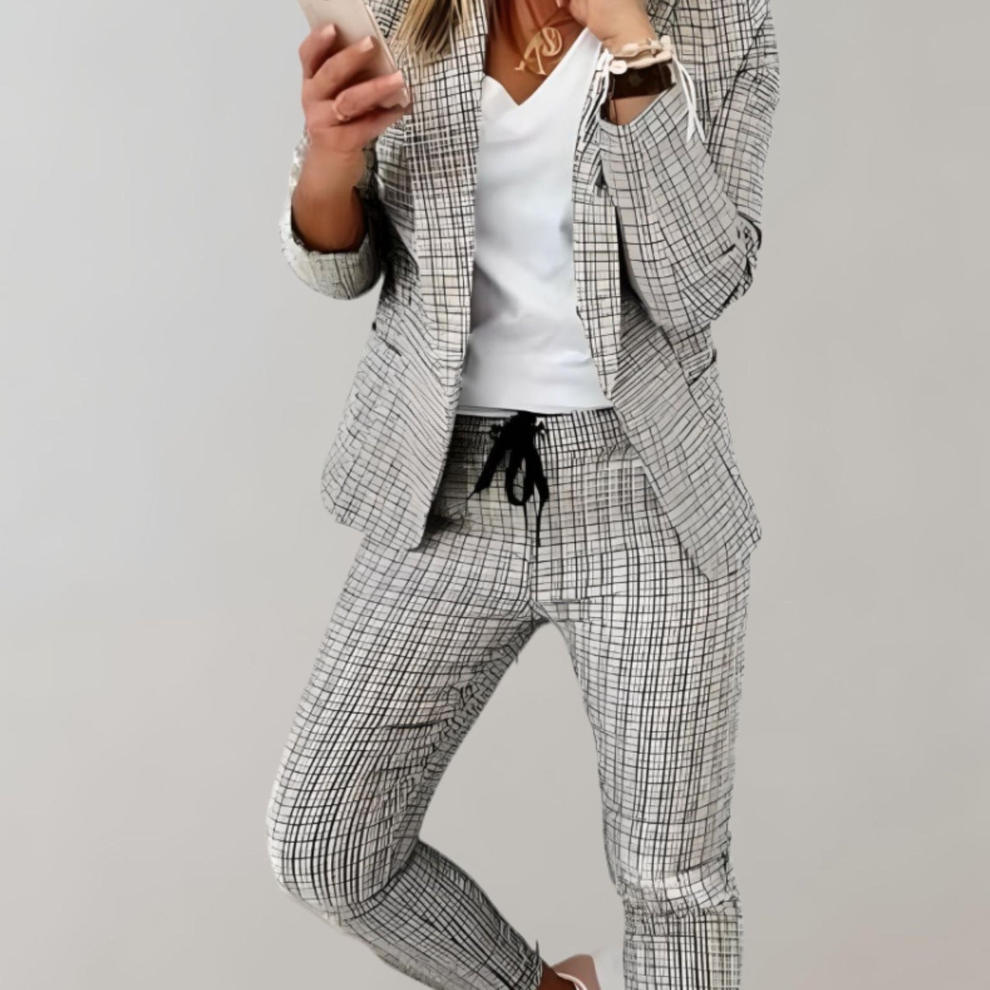 Katrina | Costume à Carreaux Moderne au Style de Bureau Polyvalent pour Femmes