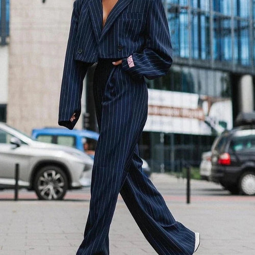Coraline | Ensemble Deux Pièces avec Blazer Court Rayé et Pantalon pour Femme