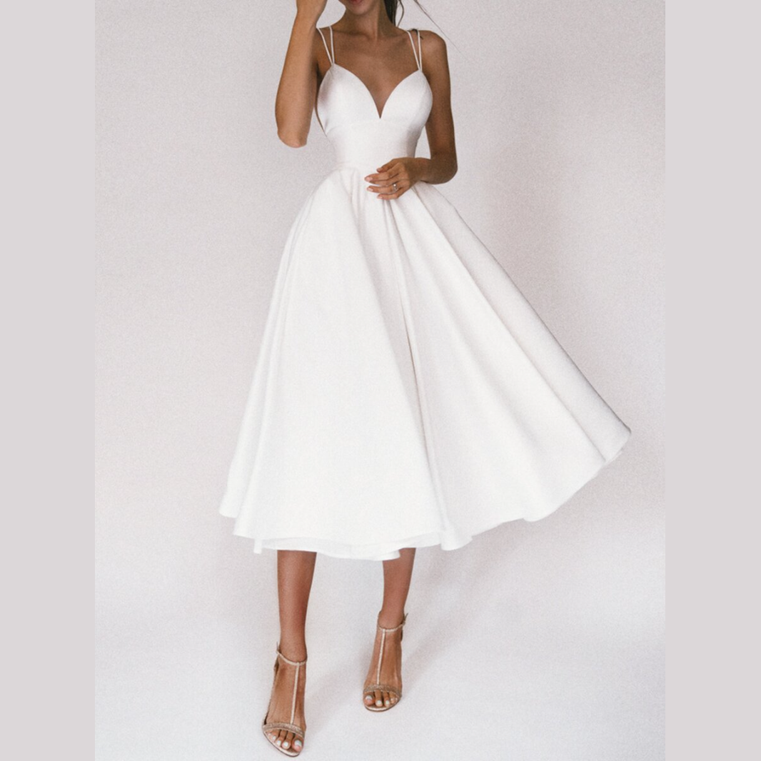 Magnolia | Robe élégante avec décolleté en V et bretelles