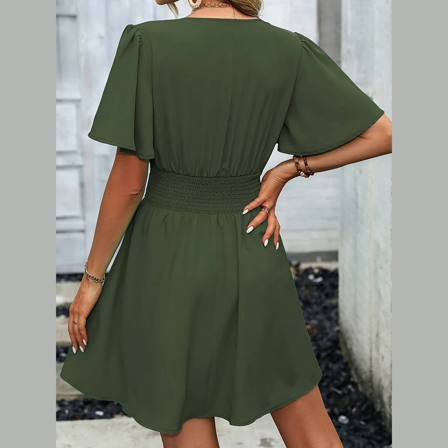 Maelle | Robe à taille froncée et décolleté en V