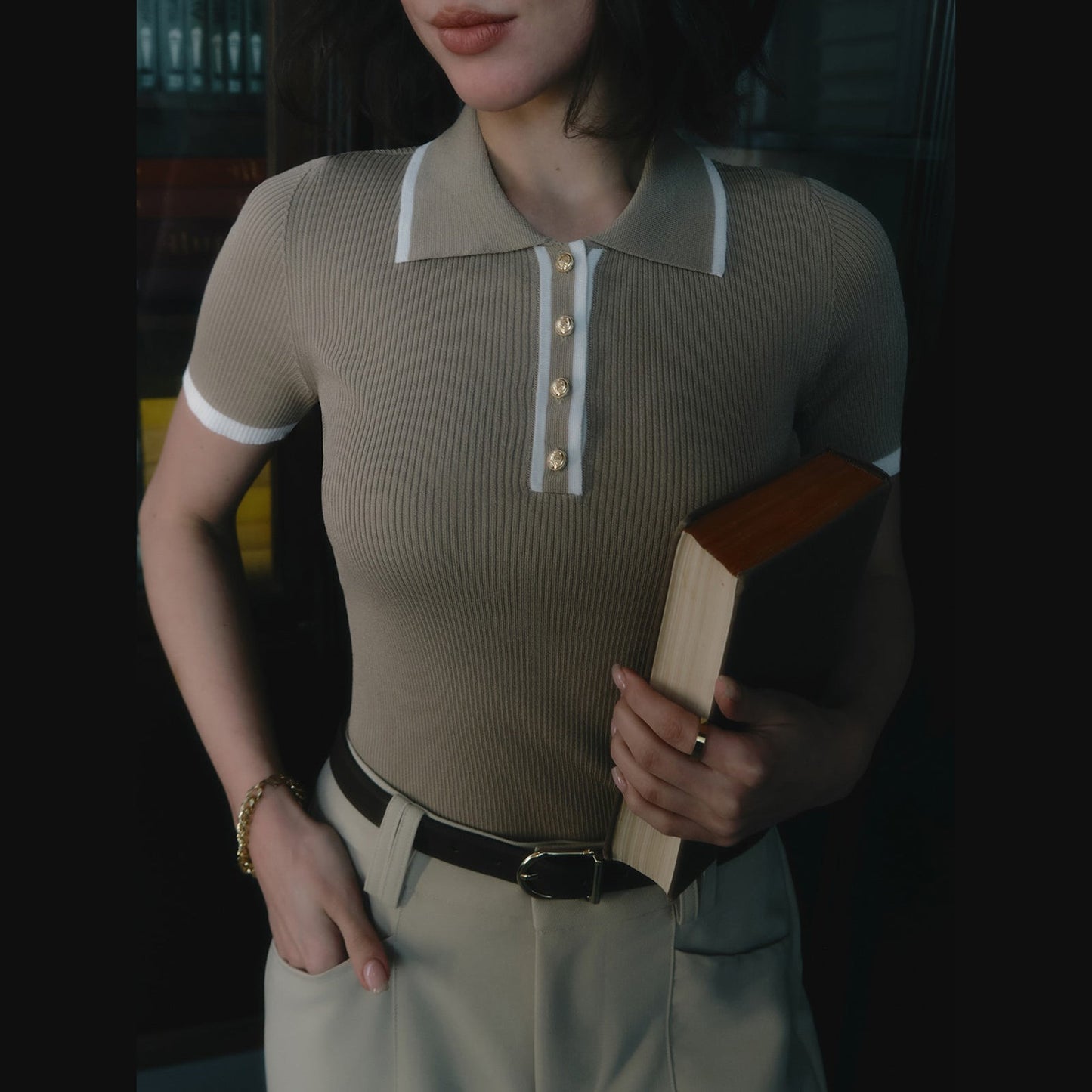 Danica | Haut polo côtelé classique avec détail de boutons pour femmes