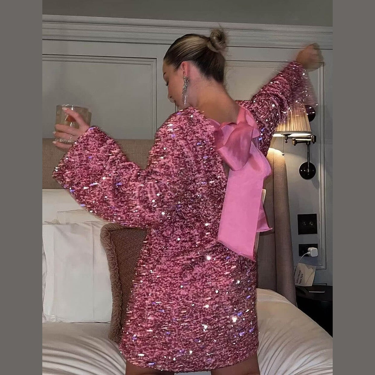 Marcelle | Robe à paillettes avec nœud et fermeture à nœud pour femmes