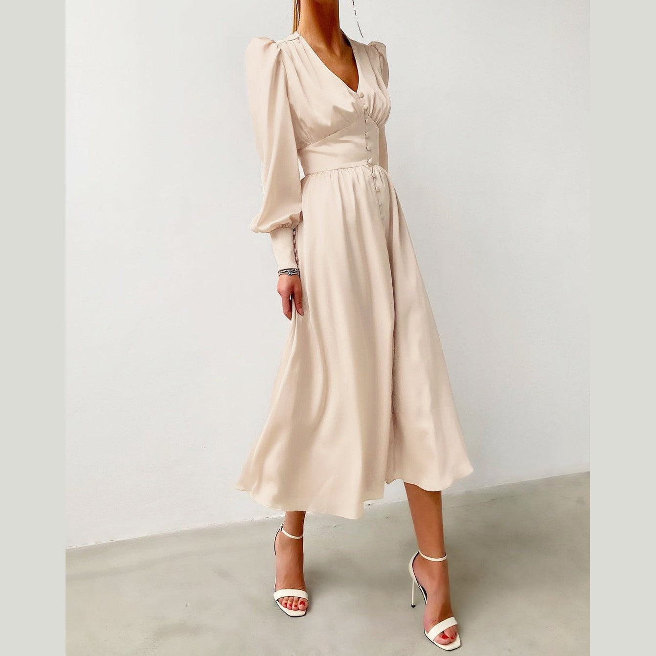 Arya | Robe élégante en satin pour femmes