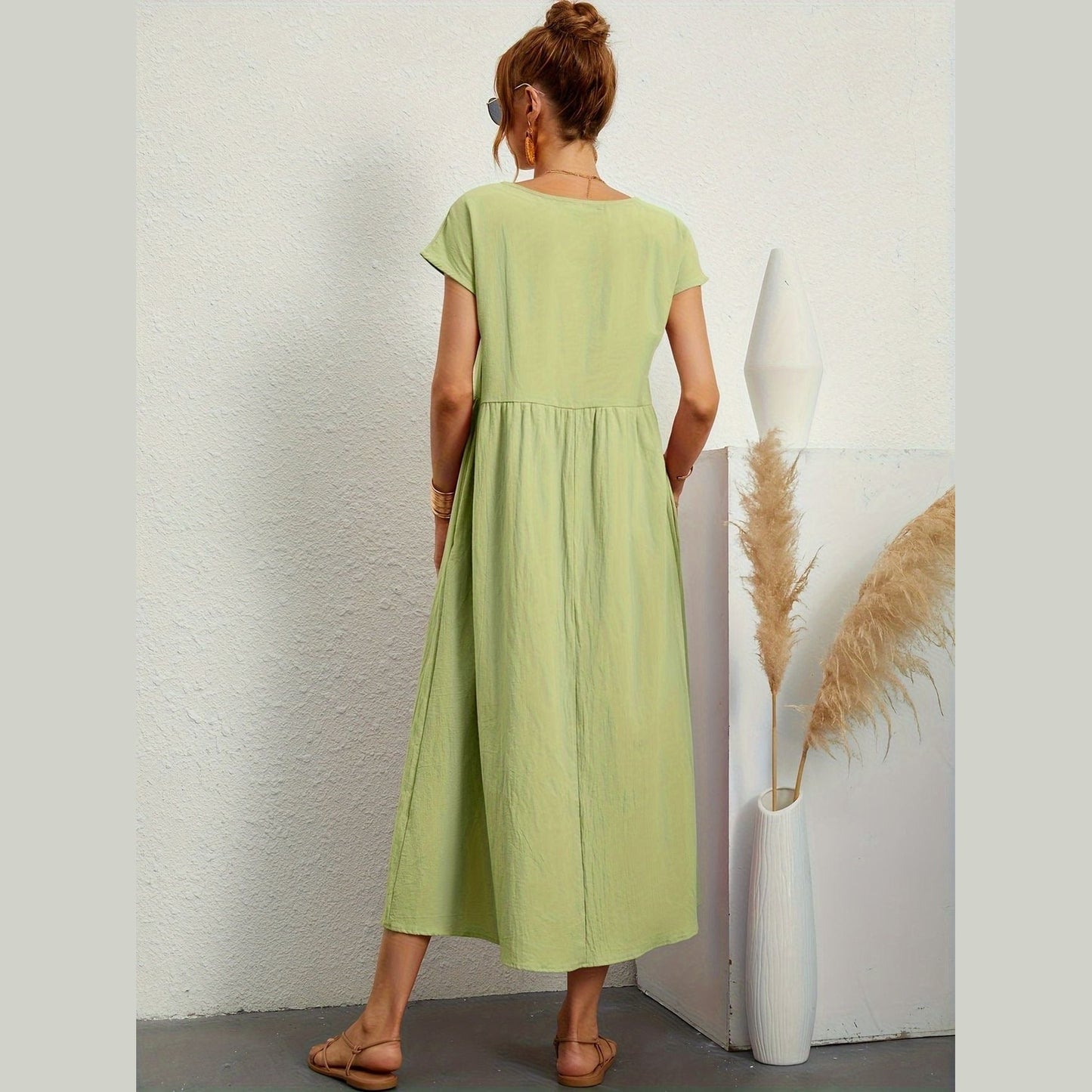 Mirabelle | Robe de loisirs décolletée