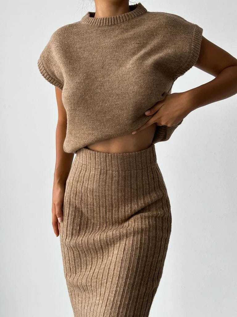 CARDIGAN SANS MANCHES ET JUPE EN MAILLE FEMININO Essentielle