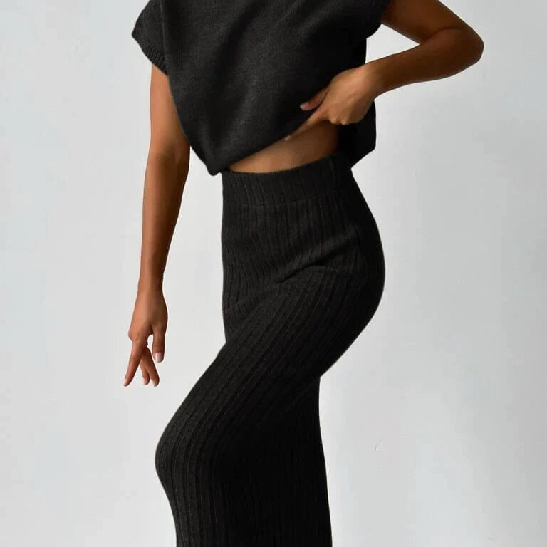 CARDIGAN SANS MANCHES ET JUPE EN MAILLE FEMININO Essentielle