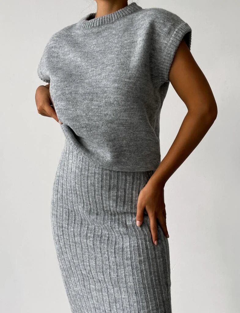 CARDIGAN SANS MANCHES ET JUPE EN MAILLE FEMININO Essentielle