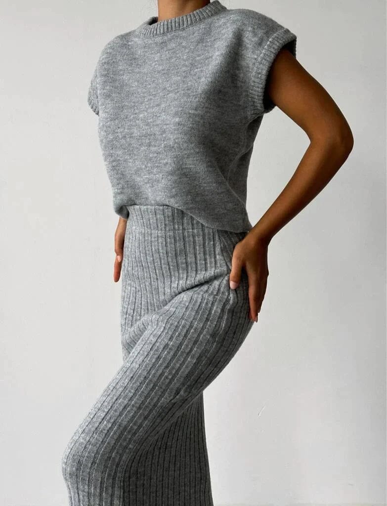 CARDIGAN SANS MANCHES ET JUPE EN MAILLE FEMININO Essentielle