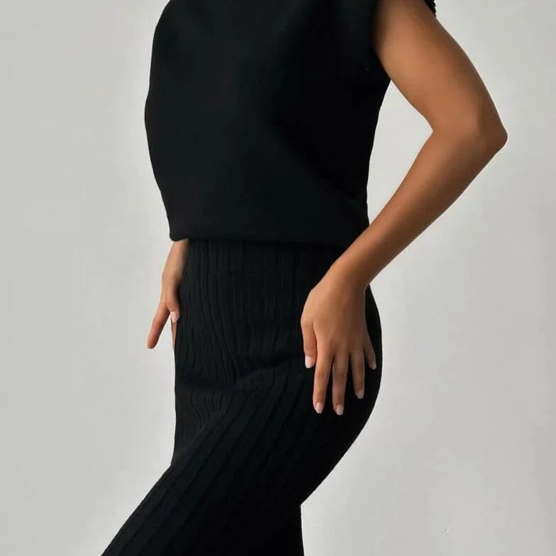 CARDIGAN SANS MANCHES ET JUPE EN MAILLE FEMININO Essentielle