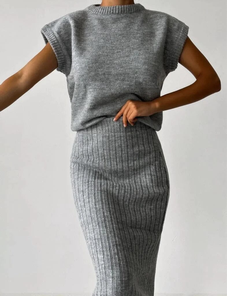 CARDIGAN SANS MANCHES ET JUPE EN MAILLE FEMININO Essentielle