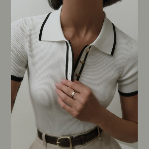 Danica | Haut polo côtelé classique avec détail de boutons pour femmes