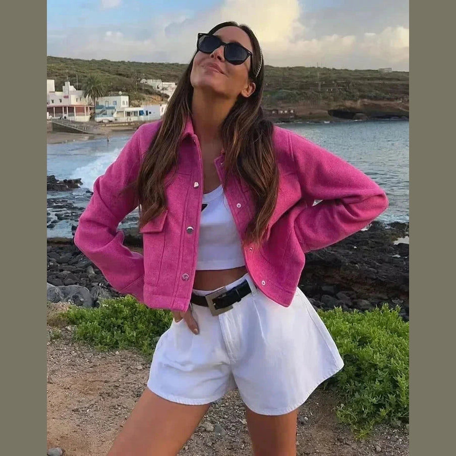 THE KONF™ | Manteau court en laine avec boutons FEMININO Essentielle