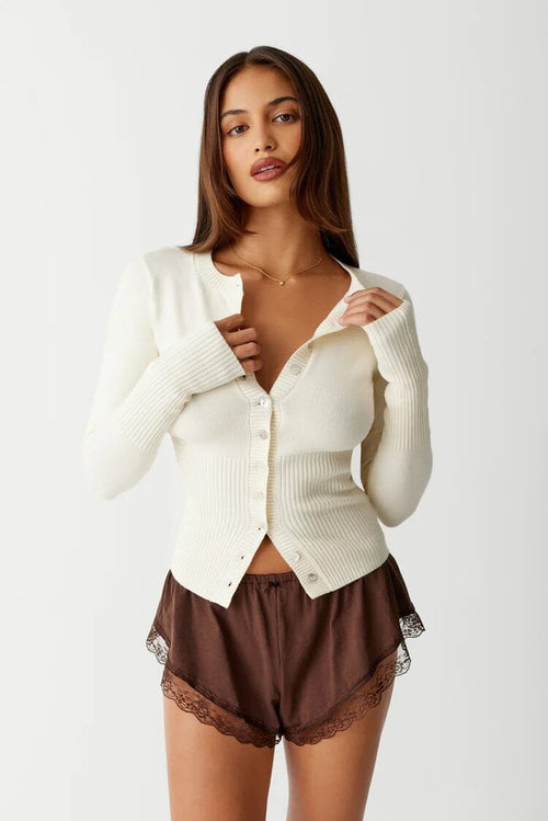 THE KONF™ | Pull en tricot avec bouton FEMININO Essentielle S Blanc