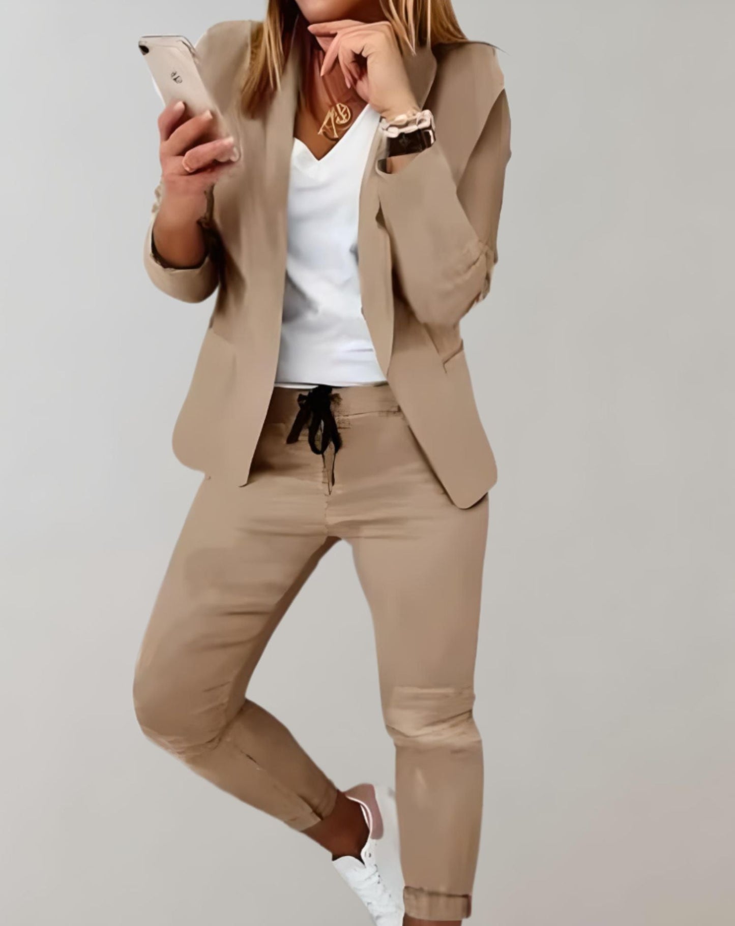 Katrina | Costume à Carreaux Moderne au Style de Bureau Polyvalent pour Femmes