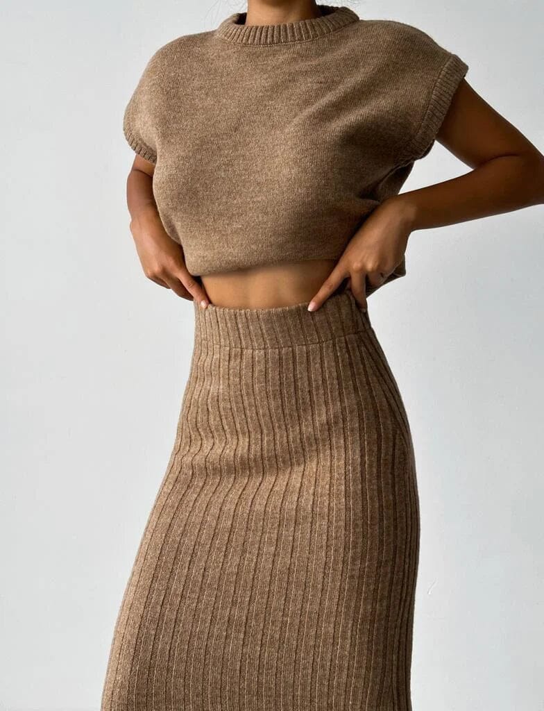 CARDIGAN SANS MANCHES ET JUPE EN MAILLE FEMININO Essentielle 