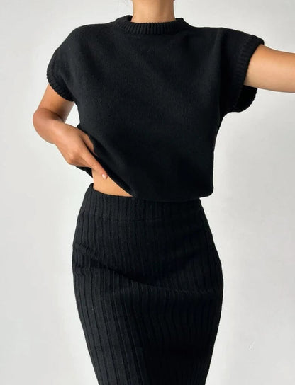 CARDIGAN SANS MANCHES ET JUPE EN MAILLE FEMININO Essentielle 