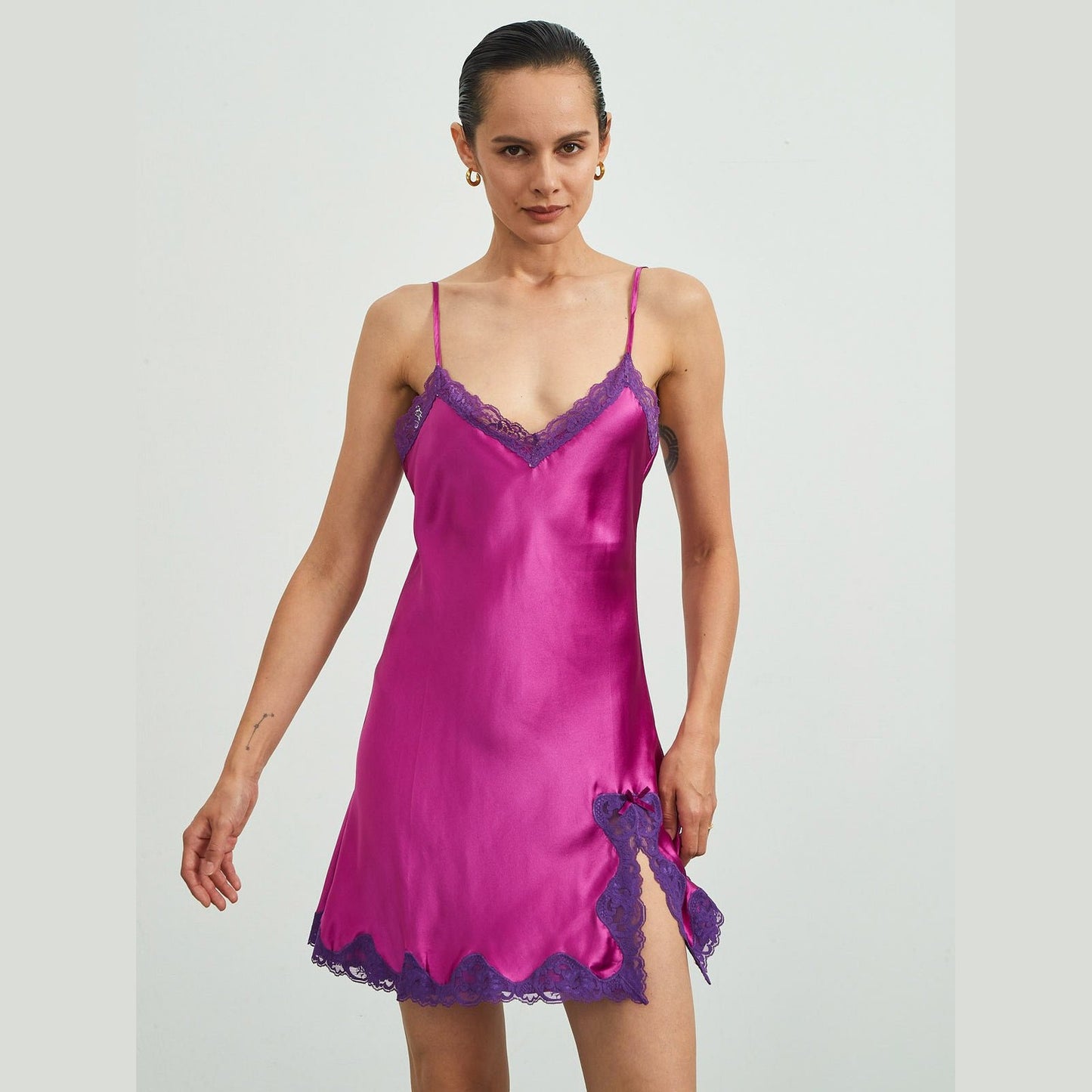 Nuisette en Soie Pure Fendue avec Dentelle